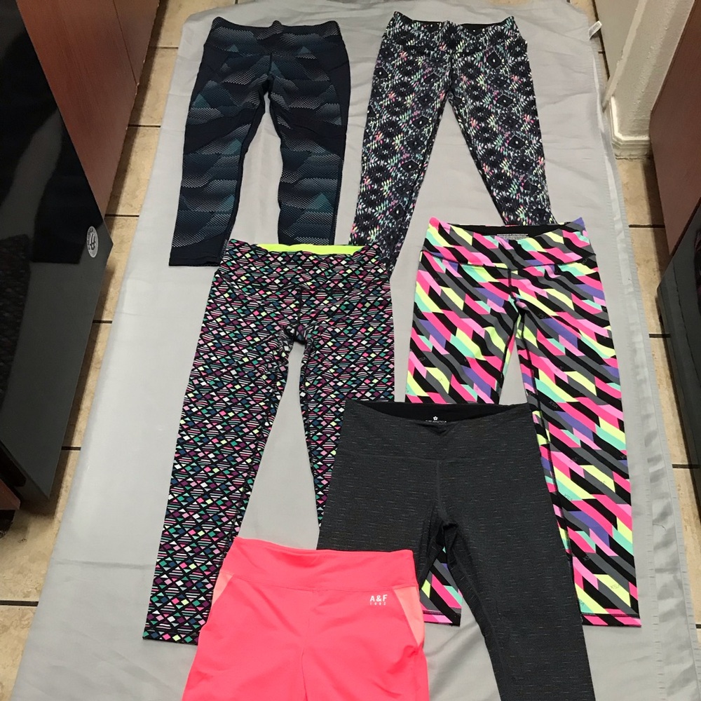 Athletic Leggings & Capri Victoria’s Secret Athleta Abercrombie & Fitch Medium